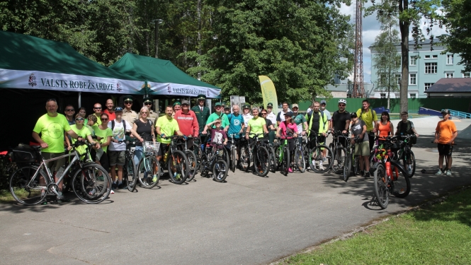 FOTO: Velobrauciena dalībnieku kopbilde