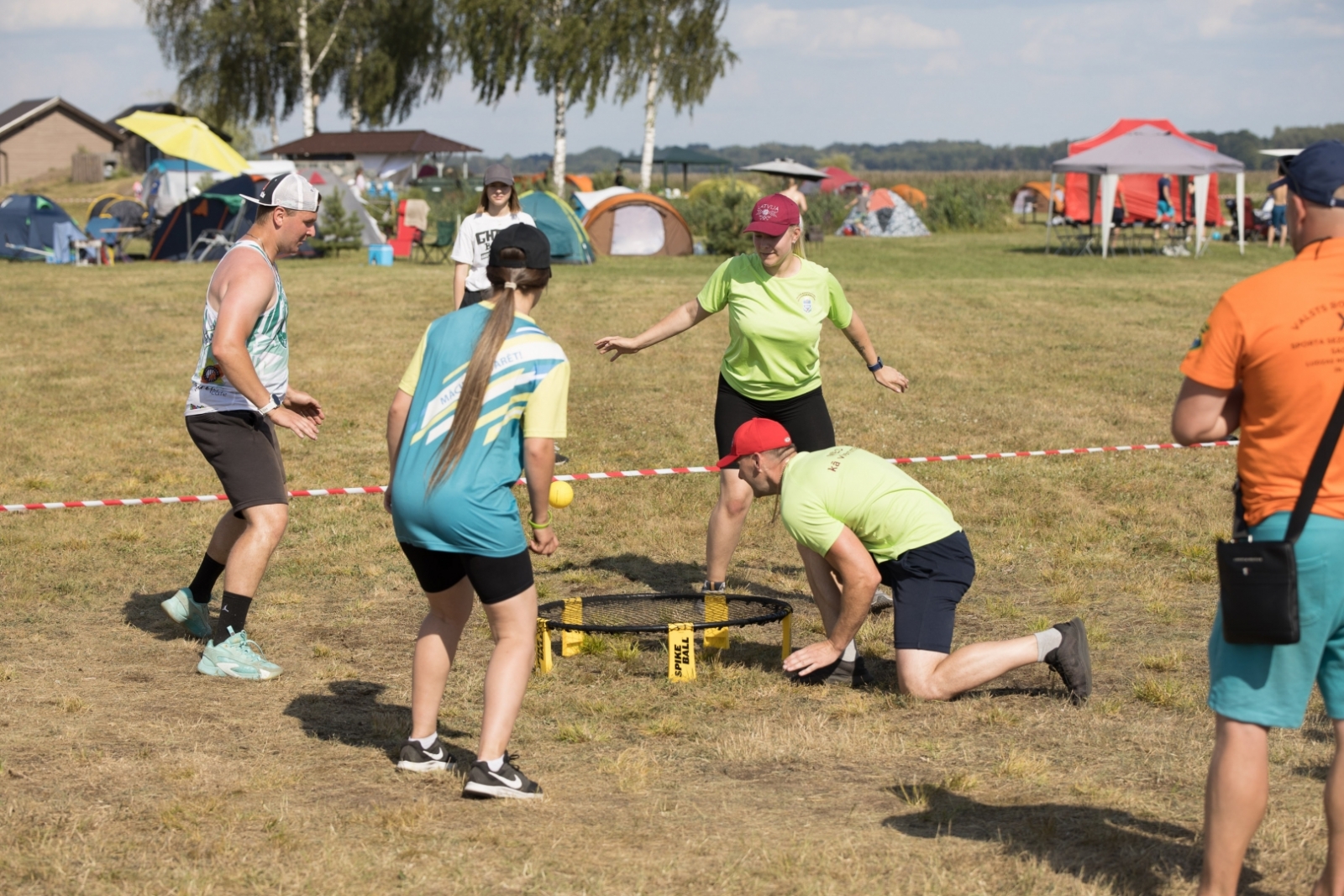 FOTO: Sporta spēles noslēguma sacensību dalībnieki