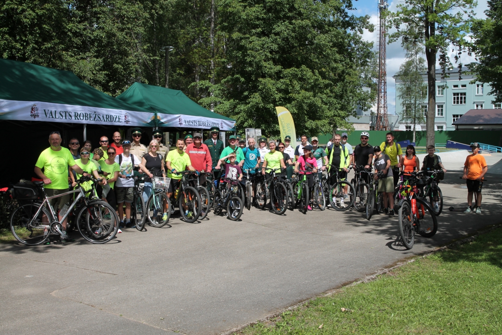 FOTO: Velobrauciena dalībnieku kopbilde