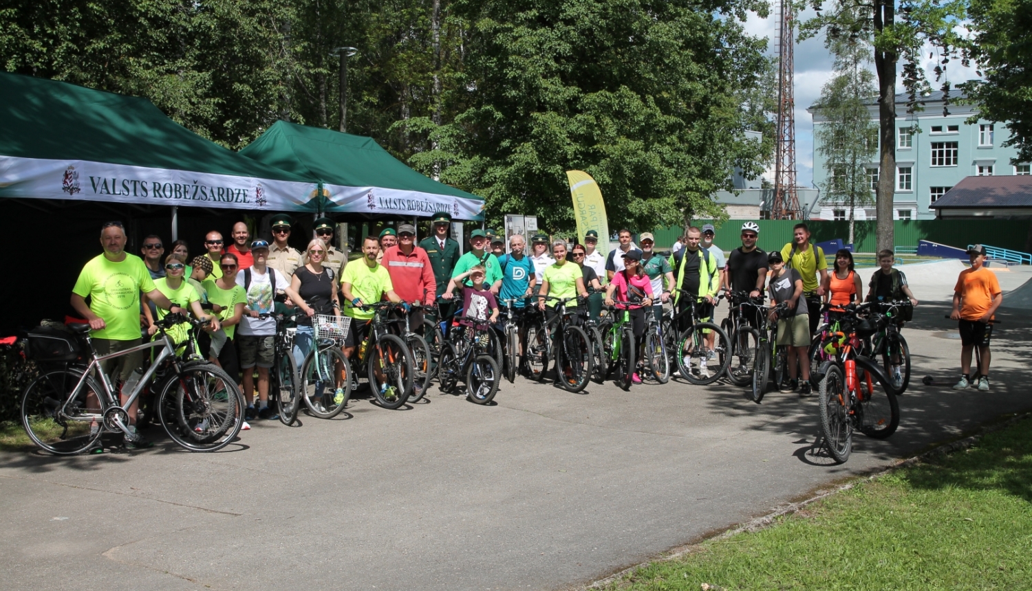 FOTO: Velobrauciena dalībnieku kopbilde